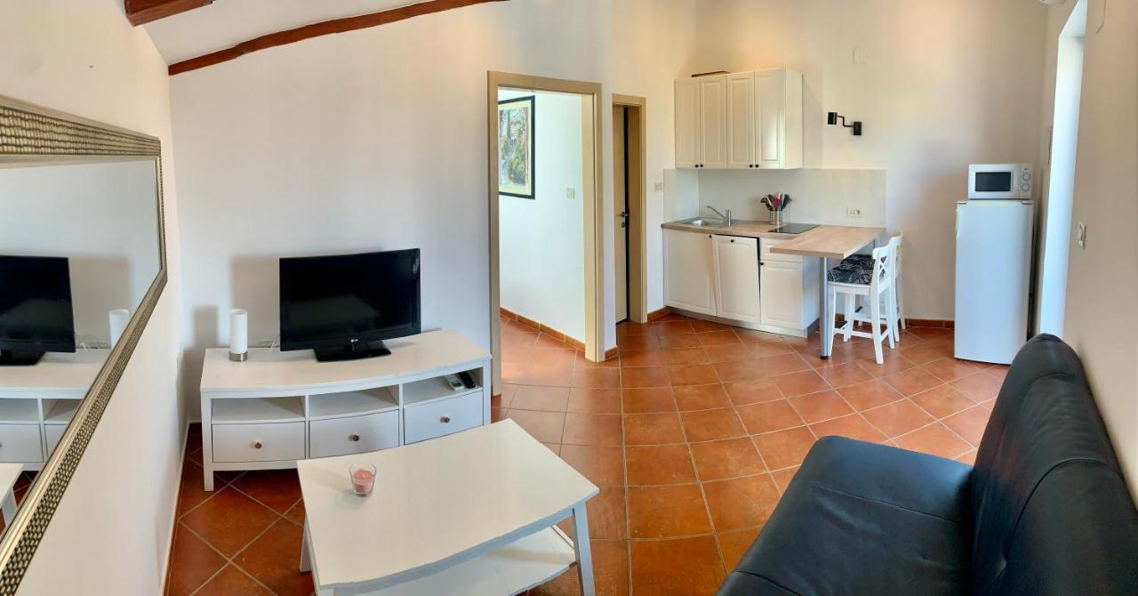 Seaside Apartments Petar Krk Town Eksteriør billede
