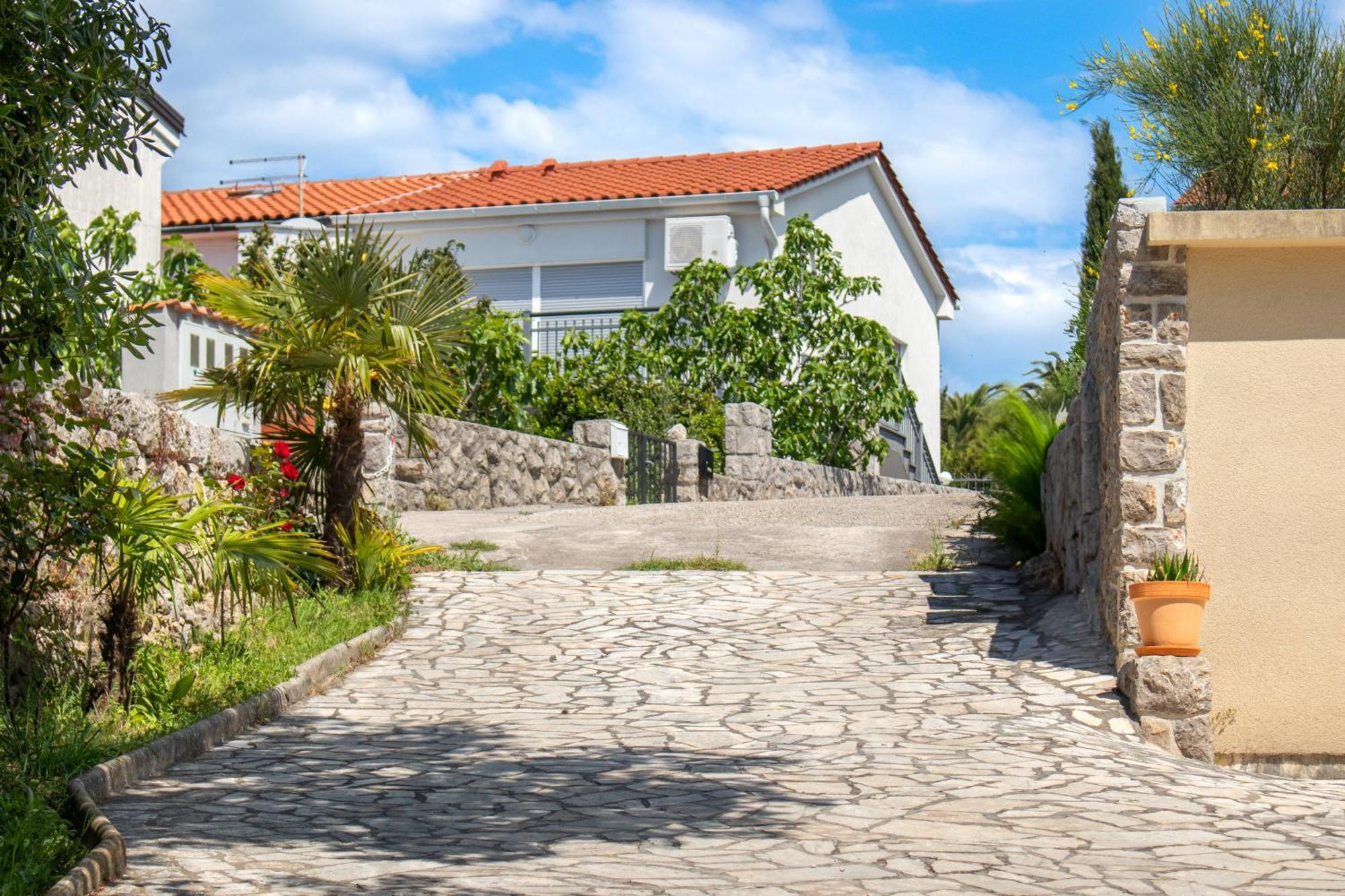 Seaside Apartments Petar Krk Town Eksteriør billede